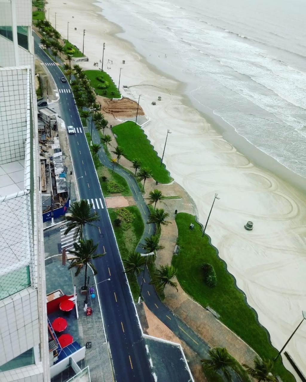 Belo Apartamento Com Vistas Para O Mar - Pe Na Areia - Churrasqueira Na Varanda Praia Grande Kültér fotó